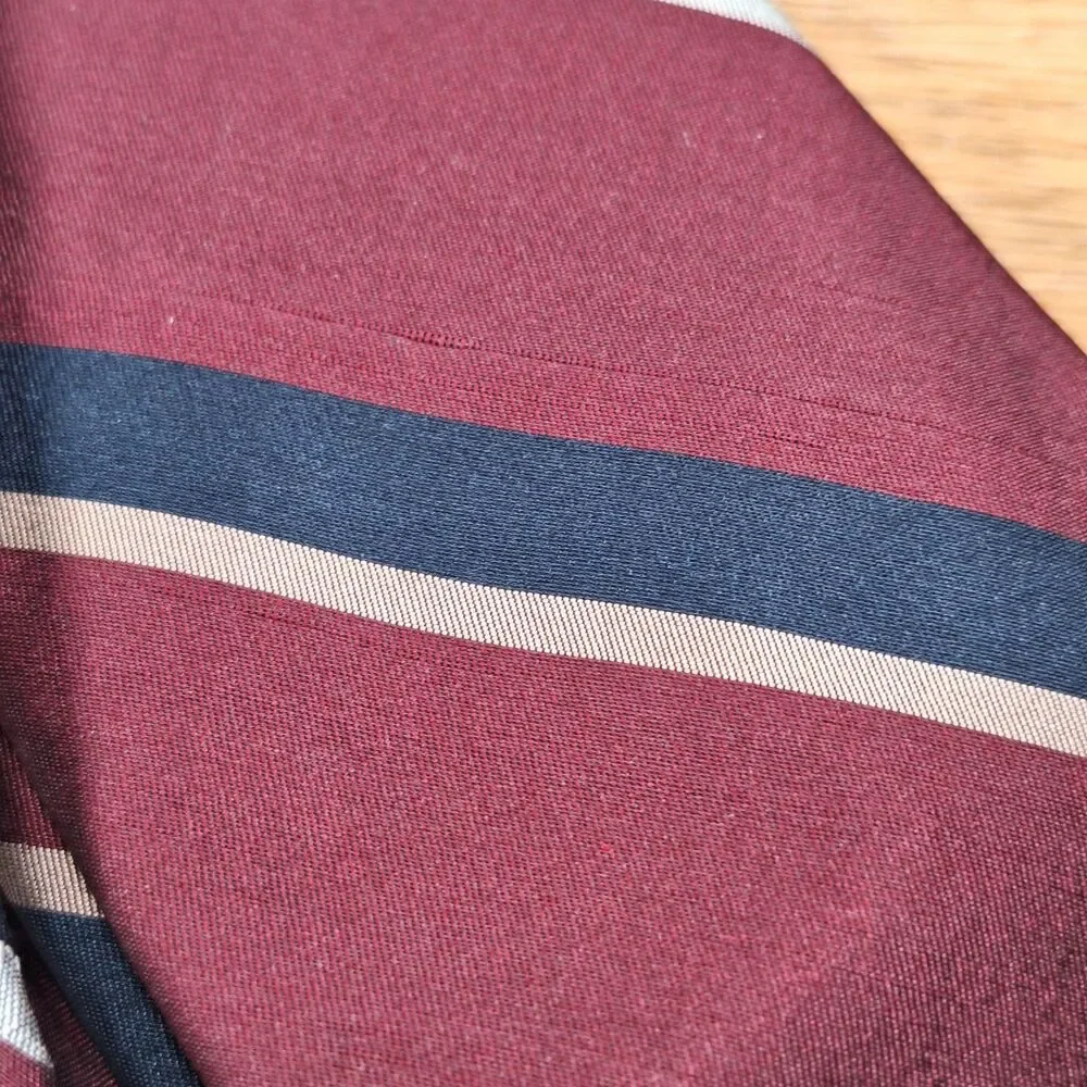 Robert Talbott Vintage Nordstrom Red Navy Stripe Silk Hand Sewn Tie Necktie Mens